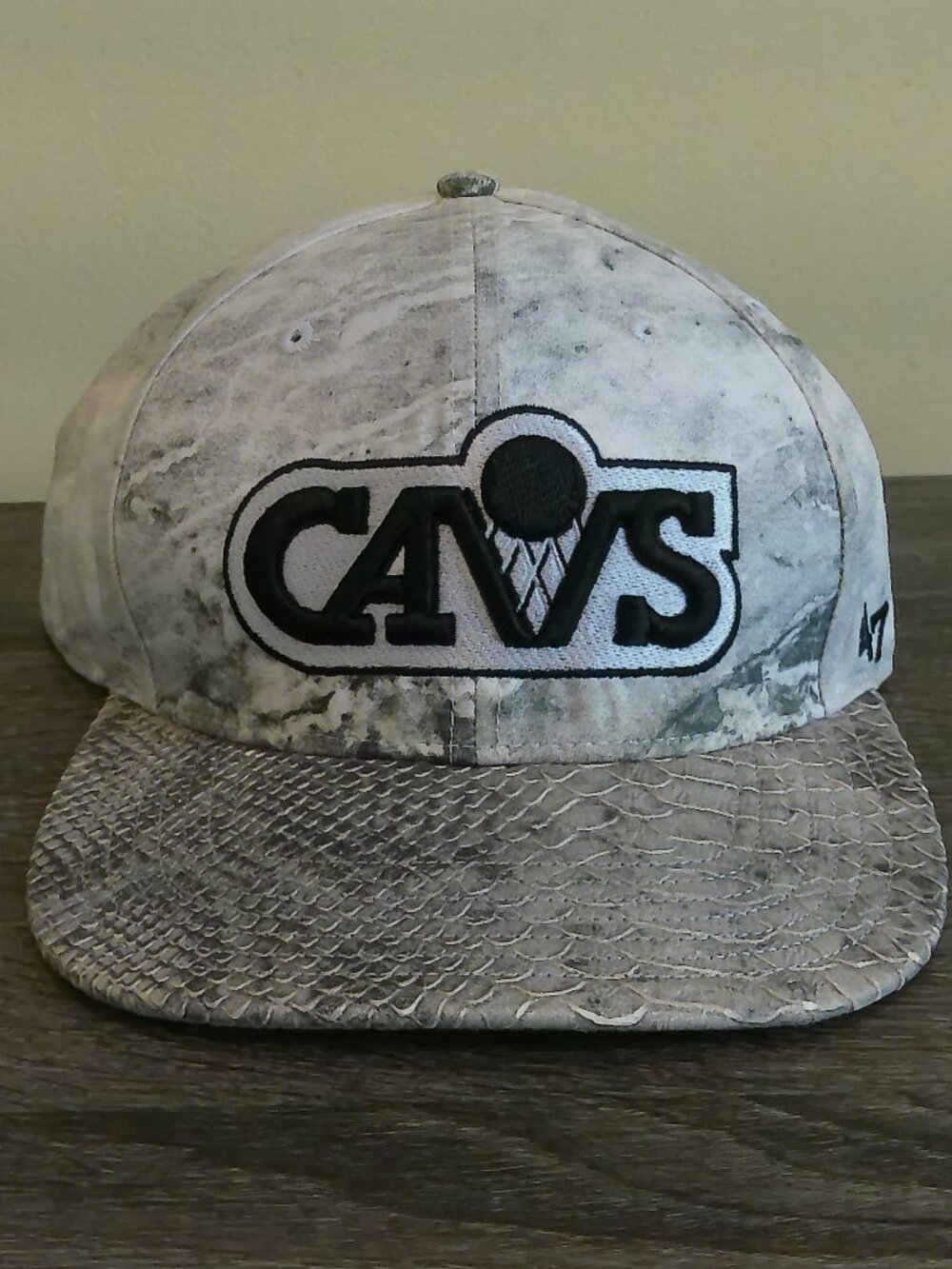 Cleveland Cavaliers Faux Snakeskin Hat Cap ’47 Snapback